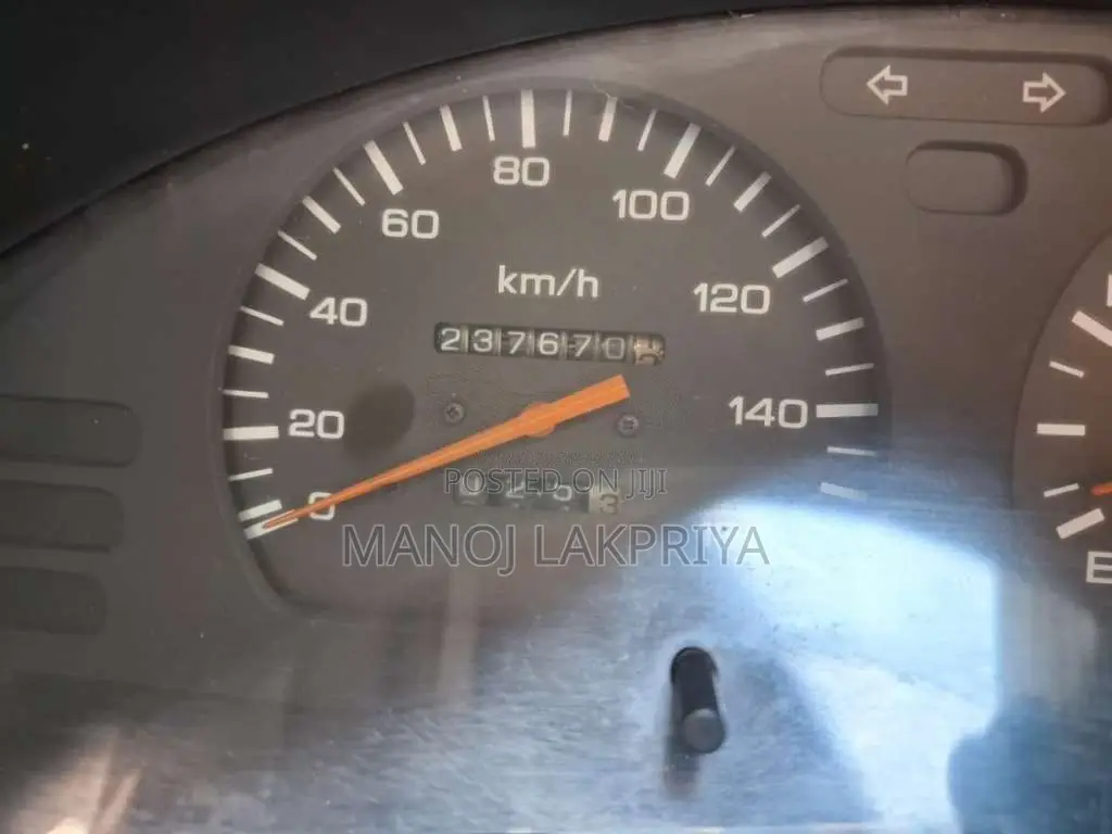 Nissan Serena 1998 Van (Used)