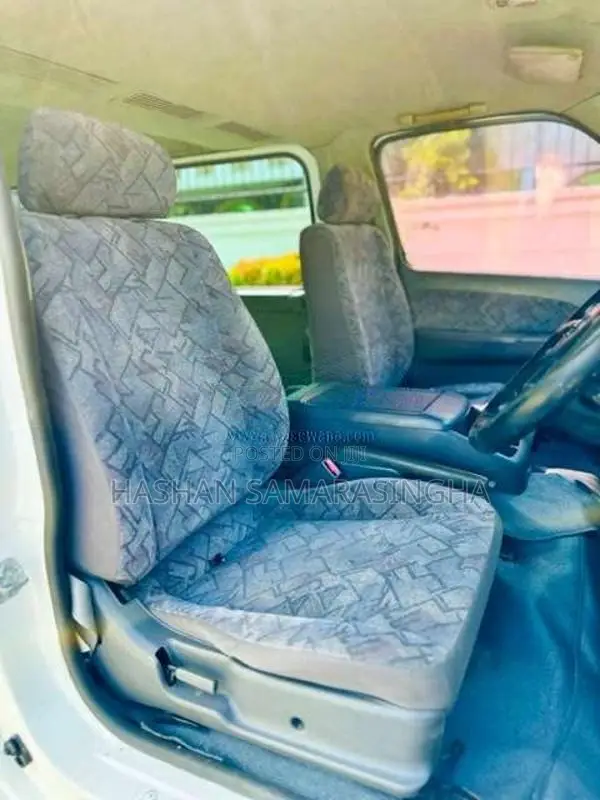 Nissan Caravan 2006 Van (Used)