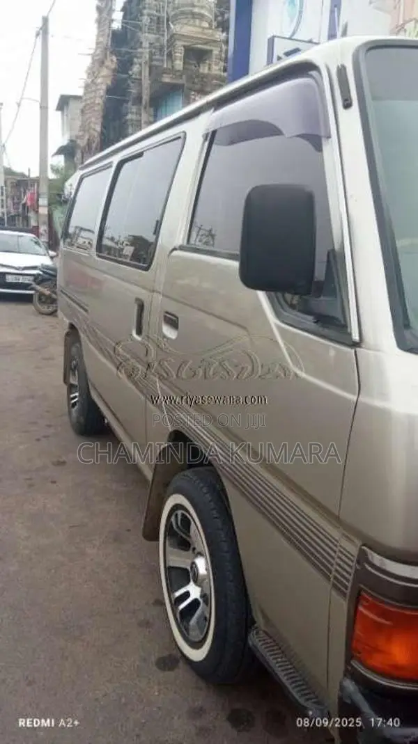 Nissan Caravan 1998 Van (Used)