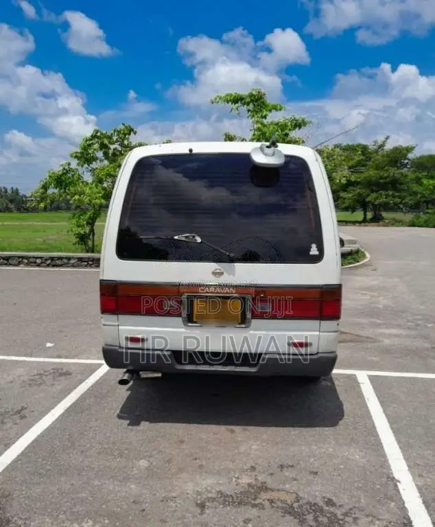 Nissan Caravan 1990 Van (Used)