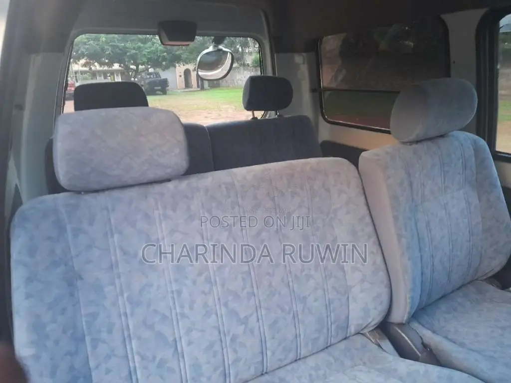 Toyota Noah KR41 1998 Van (Used)