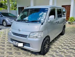 Toyota TownAce 2009 Van (Used)