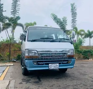 Toyota Dolphin 113 1993 Van (Used)