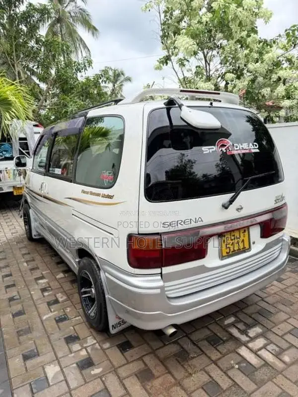 Nissan Serena 1999 Van (Used)