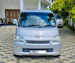 Toyota TownAce 2009 Van (Used)