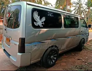 Nissan E25 2006 Van (Used)