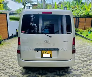 Toyota TownAce 2009 Van (Used)