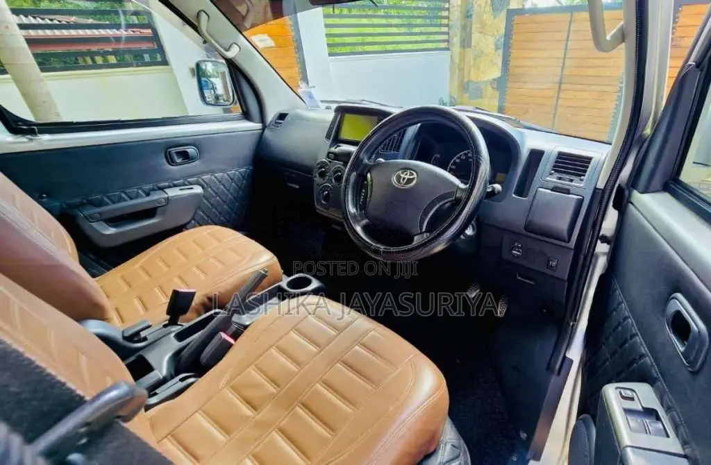 Toyota TownAce 2009 Van (Used)