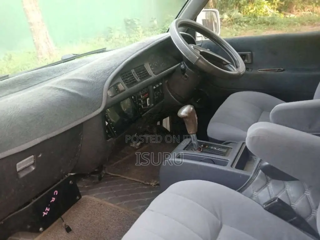 Toyota CR27 1992 Van (Used)