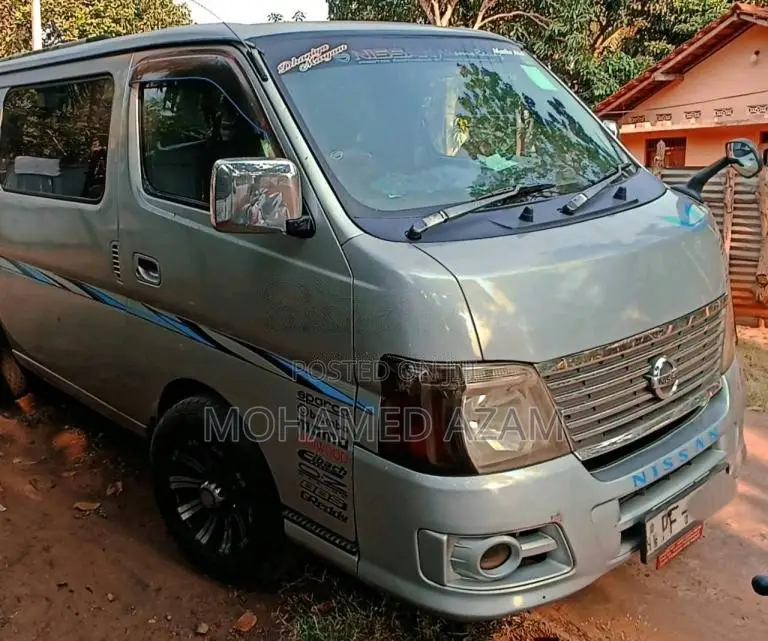 Nissan E25 2006 Van (Used)