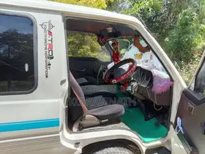 Toyota Shell 1988 Van (Used)