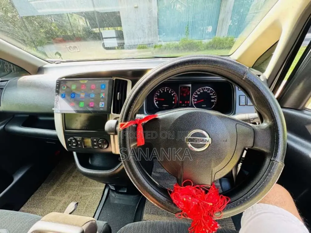 Nissan Serena C25 2008 Van (Used)