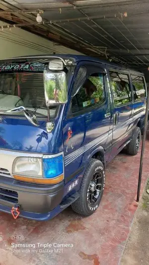 Toyota LH113 2002 Van (Used)