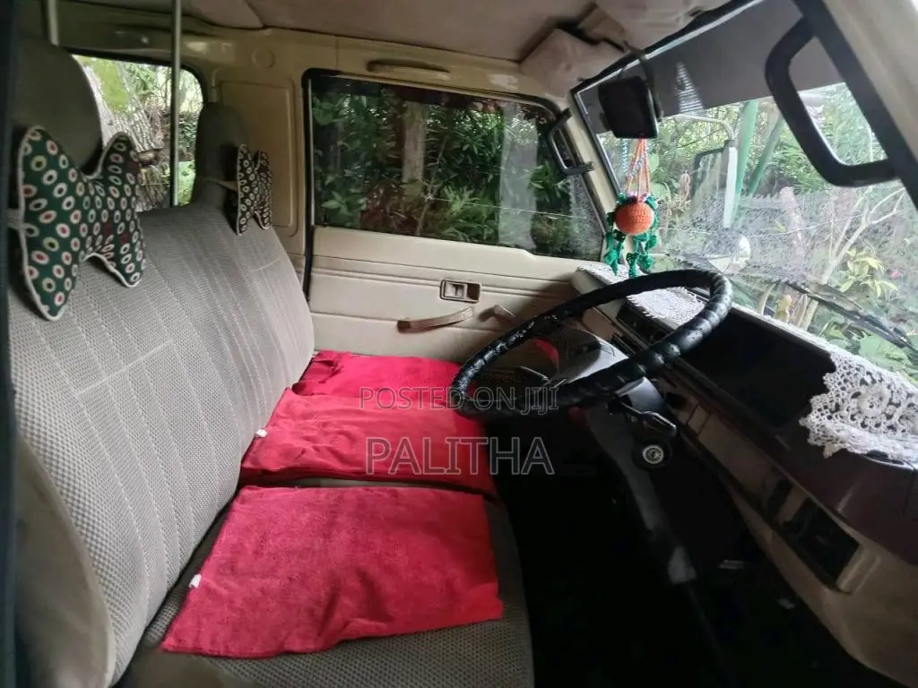 Mitsubishi L300 1985 Van (Used)