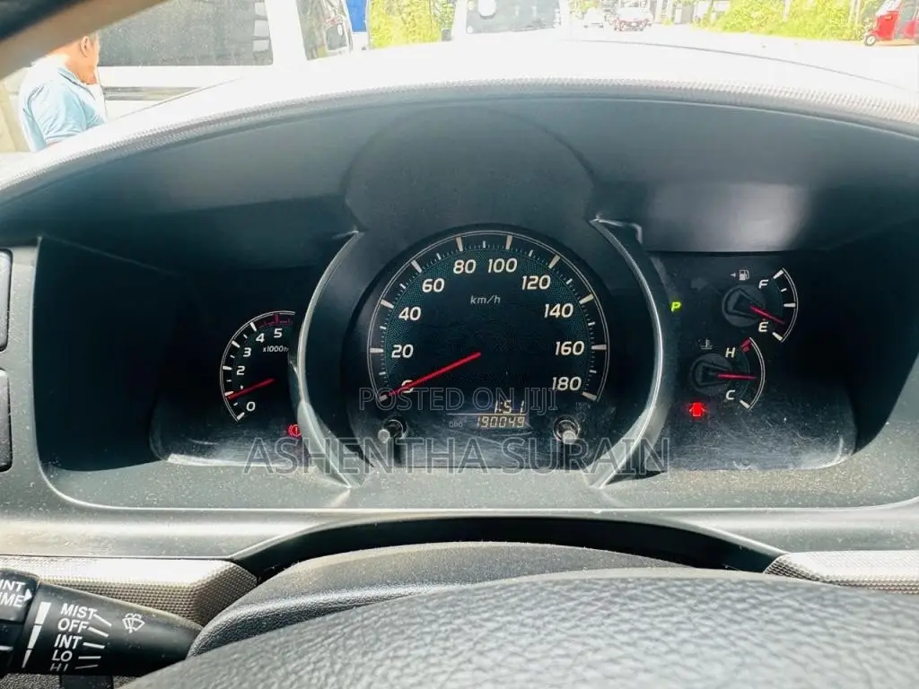 Toyota Kdh Super Gl Prime 2013 Van (Used)