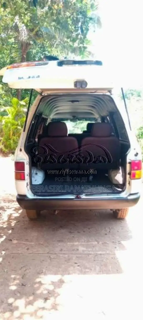 Toyota Lotto 1994 Van (Used)