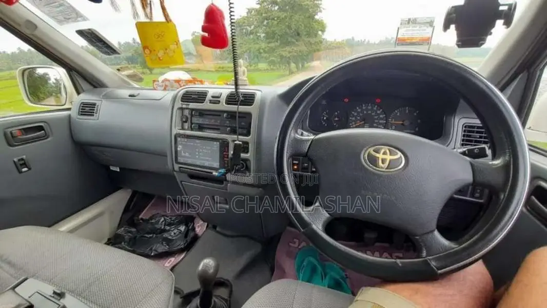Toyota Granvia 2007 Van (Used)