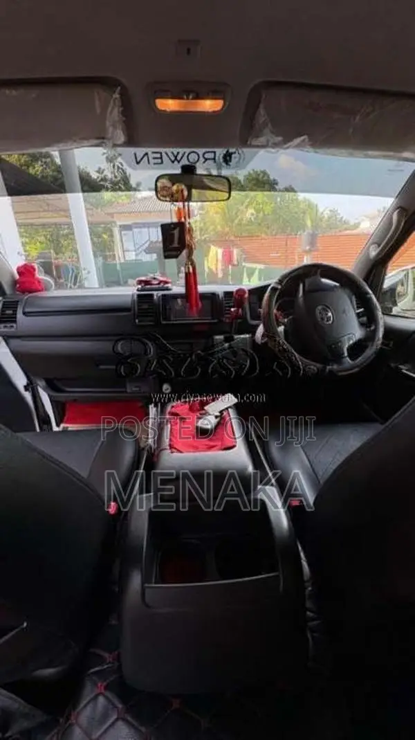 Toyota KDH 201 2015 Van (Used)