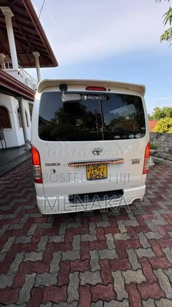 Toyota KDH 201 2015 Van (Used)