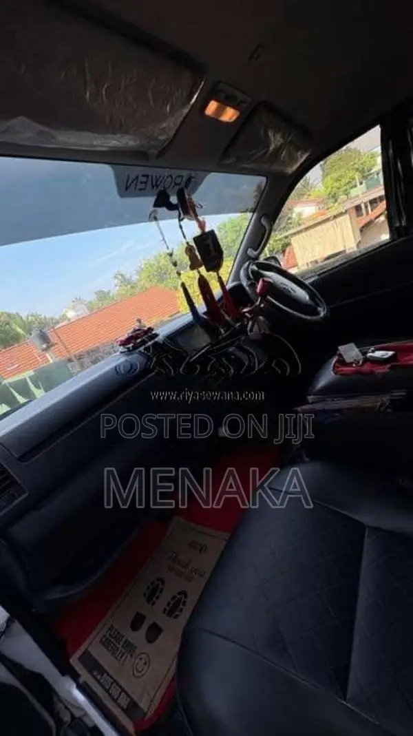 Toyota KDH 201 2015 Van (Used)