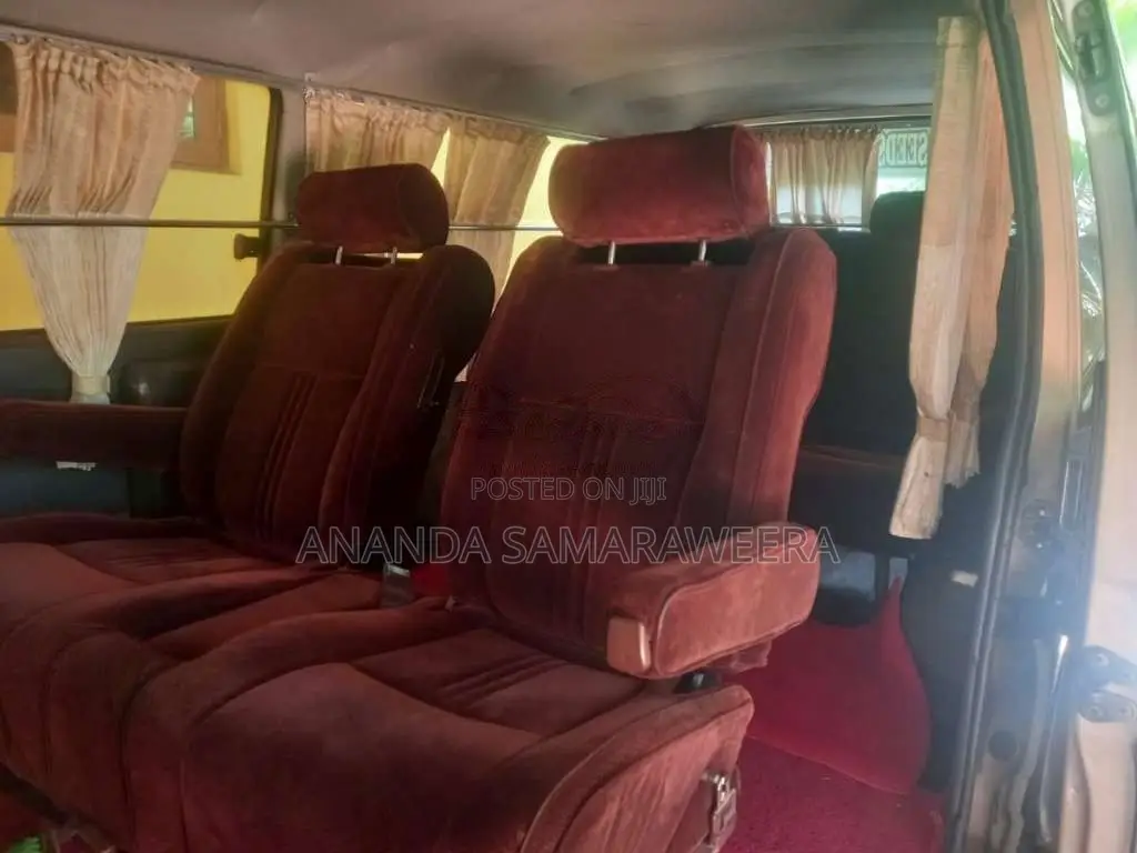 Toyota Dolphin 1994 Van (Used)