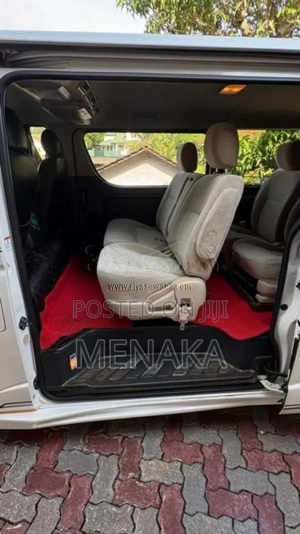 Toyota KDH 201 2015 Van (Used)