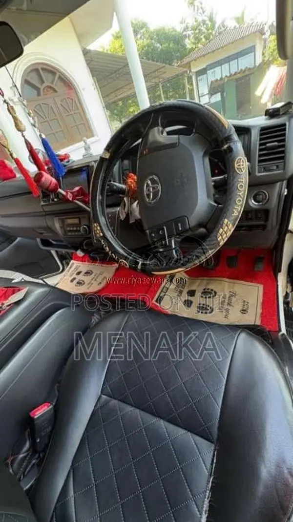 Toyota KDH 201 2015 Van (Used)