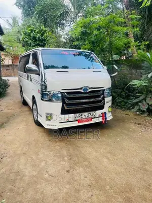 Toyota HIACE 2006 Van (Used)