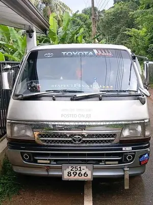 Toyota Dolphin 1993 Van (Used)