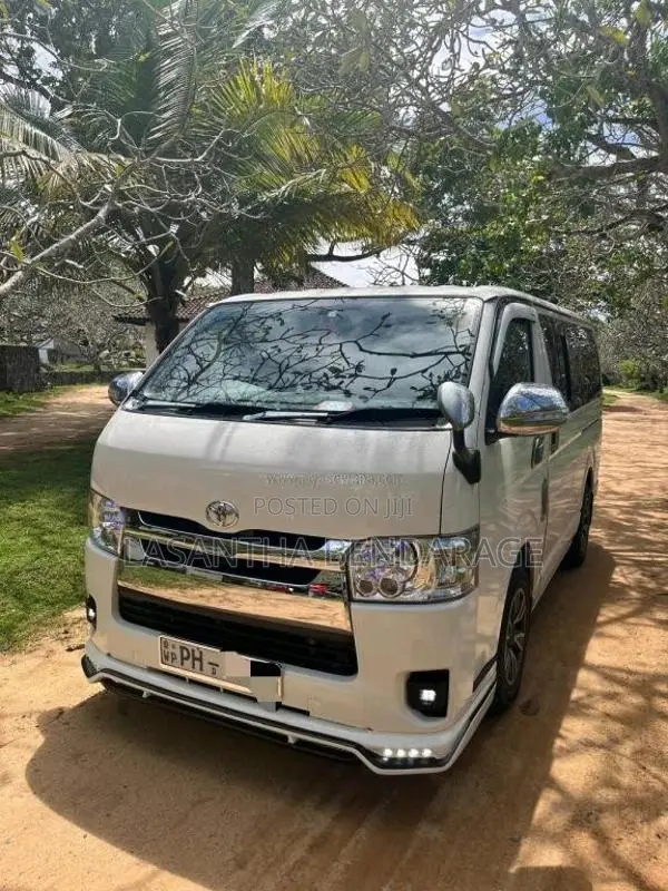 Toyota HIACE 2011 Van (Used)