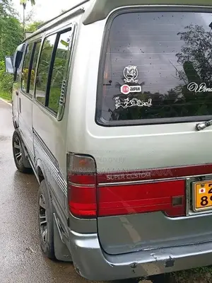 Toyota Dolphin 1993 Van (Used)
