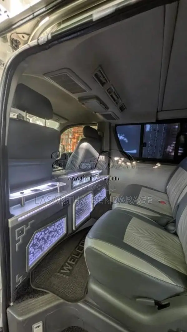 Toyota HIACE 2011 Van (Used)