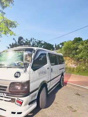 Toyota Dolphin 1992 Van (Used)