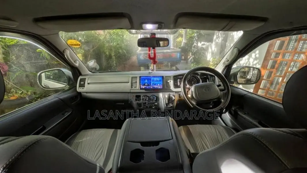 Toyota HIACE 2011 Van (Used)