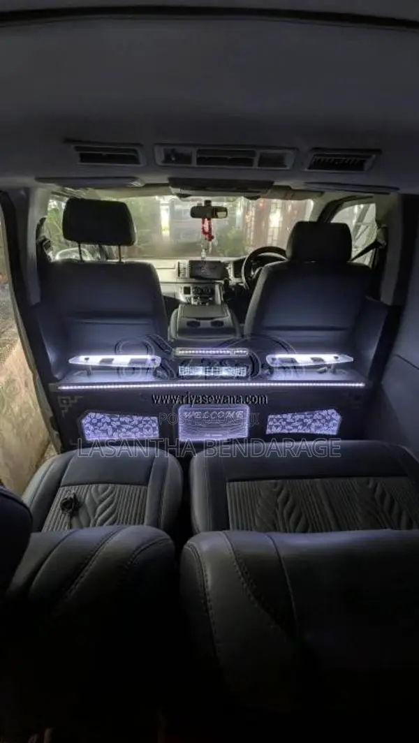Toyota HIACE 2011 Van (Used)