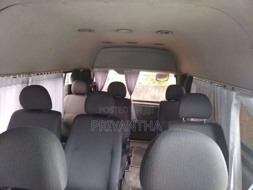 Toyota KDH 2010 Van (Used)