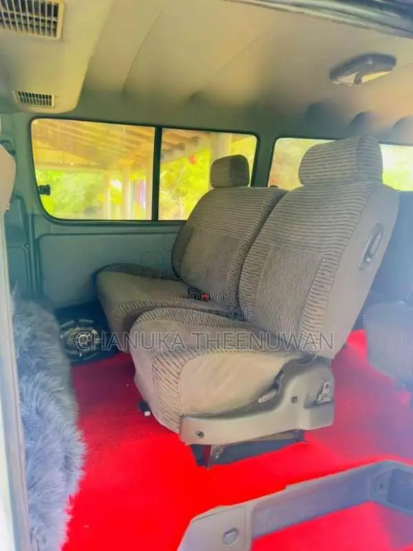 Toyota Dolphin 1992 Van (Used)