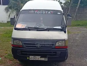 Toyota Dolphin 125 5l 1997 Van (Used)