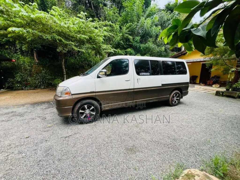 Toyota Grand Hiace 2006 Van (Used)
