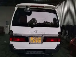 Toyota Dolphin 103 1999 Van (Used)