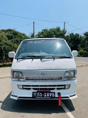 Toyota Dolphin 1990 Van (Used)
