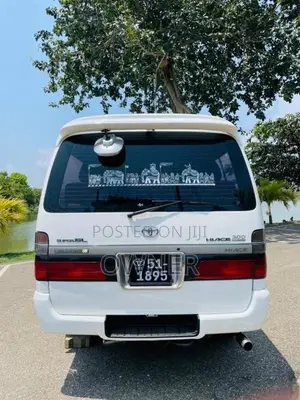 Toyota Dolphin 1990 Van (Used)