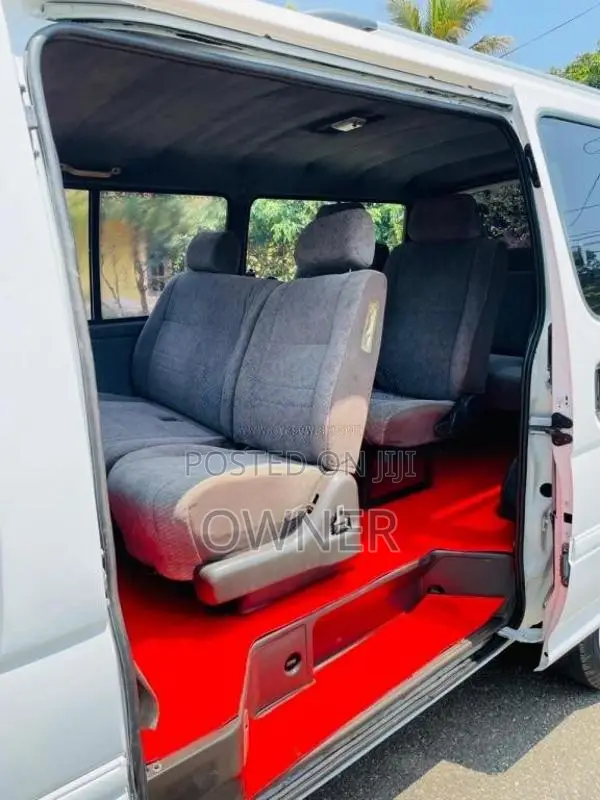 Toyota Dolphin 1990 Van (Used)