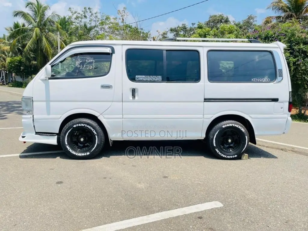 Toyota Dolphin 1990 Van (Used)