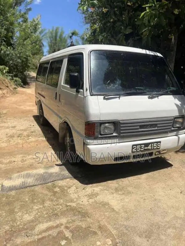 Mazda Brawny 1999 Van (Used)