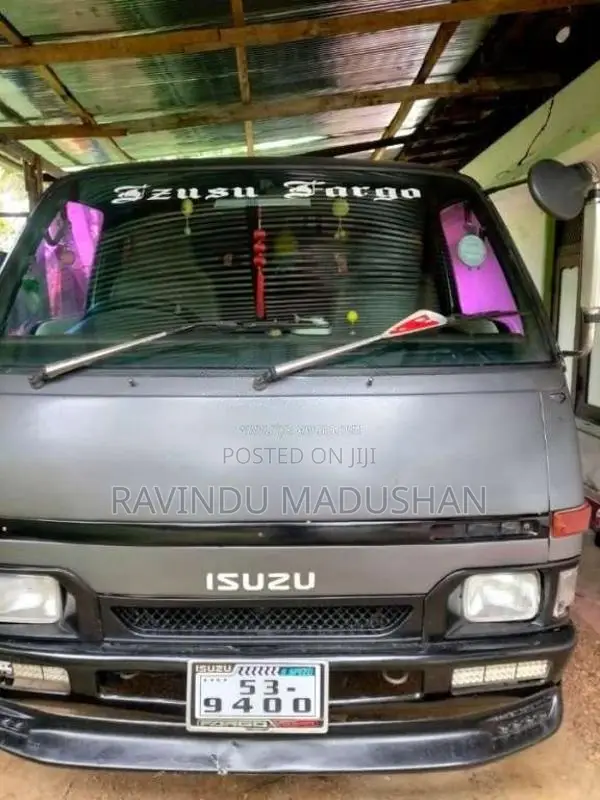 Isuzu Fargo 1993 Van (Used)