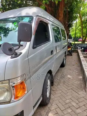 Nissan Caravan 2015 Van (Used)