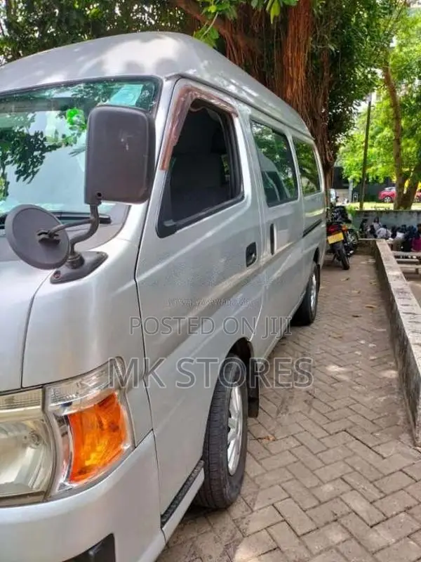 Nissan Caravan 2015 Van (Used)