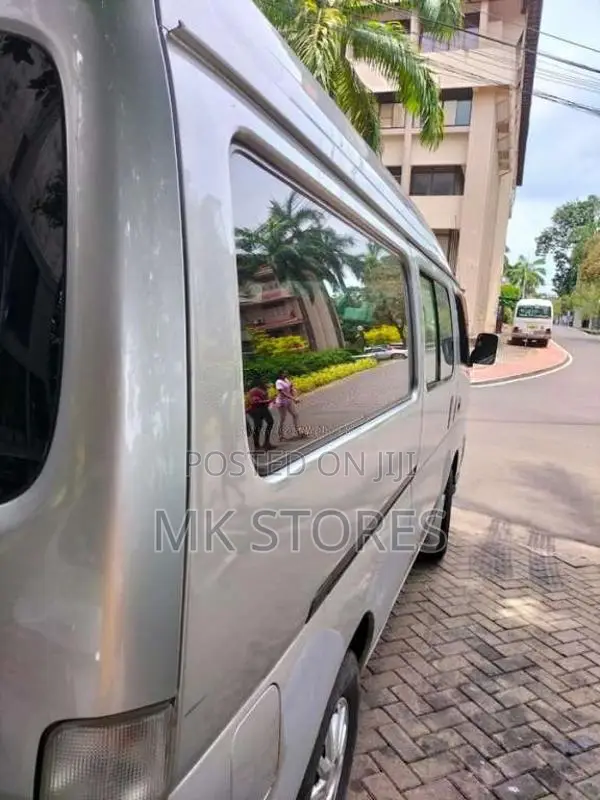 Nissan Caravan 2015 Van (Used)