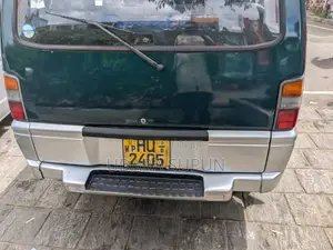 Mitsubishi Po7 2000 Van (Used)